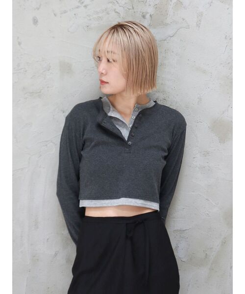 Ungrid（アングリッド）の「レイヤードデザインヘンリーロングスリーブTee（Tシャツ/カットソー・レディース・ライトグレー/チャコールグレー/ベージュ・FREE）」の2枚目の写真