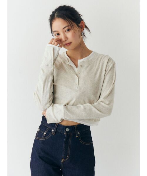 Ungrid（アングリッド）の「レイヤードデザインヘンリーロングスリーブTee（Tシャツ/カットソー・レディース・ライトグレー/チャコールグレー/ベージュ・FREE）」の5枚目の写真