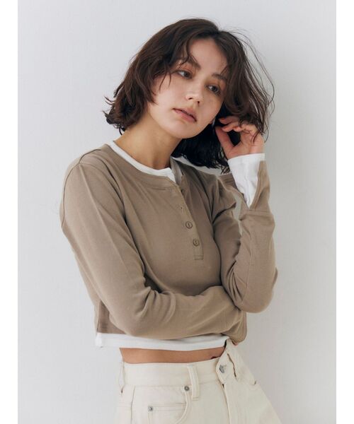 Ungrid（アングリッド）の「レイヤードデザインヘンリーロングスリーブTee（Tシャツ/カットソー・レディース・ライトグレー/チャコールグレー/ベージュ・FREE）」の9枚目の写真