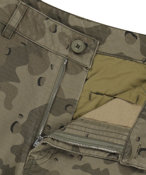 WKNDRS(ウィーキャンドース)の「CHOCOLATE CHIP CARGO PANTS (CAMO)(その他パンツ・レディース・その他・MEDIUM/LARGE/X-LARGE)」の3枚目の写真