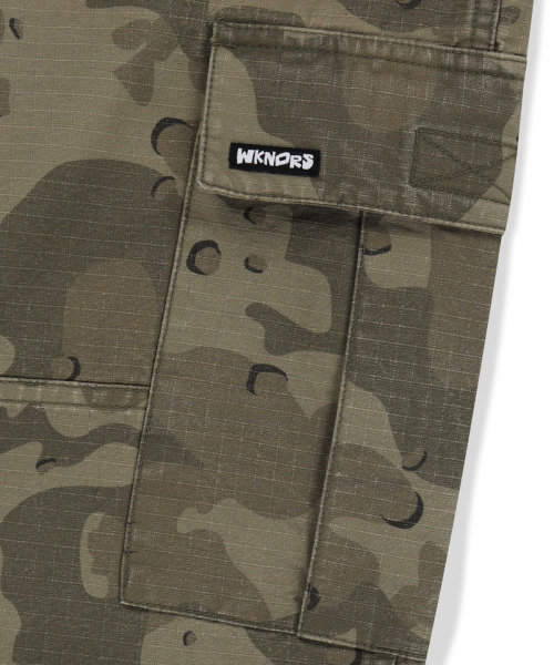 WKNDRS(ウィーキャンドース)の「CHOCOLATE CHIP CARGO PANTS (CAMO)(その他パンツ・レディース・その他・MEDIUM/LARGE/X-LARGE)」の4枚目の写真