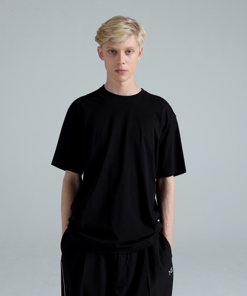 Y-3(ワイスリー)の「Y-3 MERCEDES - AMG PETRONAS FORMULA 1 TEAM LOGO STACK SHORT SLEEVE TEE(Tシャツ/カットソー・メンズ・ブラック・XX-SMALL/X-SMALL/SMALL/MEDIUM/LARGE/X-LARGE/XX-LARGE)」の3枚目の写真