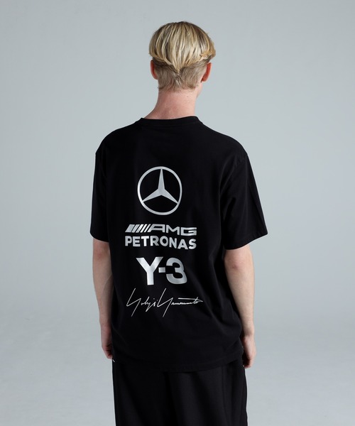 Y-3(ワイスリー)の「Y-3 MERCEDES - AMG PETRONAS FORMULA 1 TEAM LOGO STACK SHORT SLEEVE TEE(Tシャツ/カットソー・メンズ・ブラック・XX-SMALL/X-SMALL/SMALL/MEDIUM/LARGE/X-LARGE/XX-LARGE)」の4枚目の写真