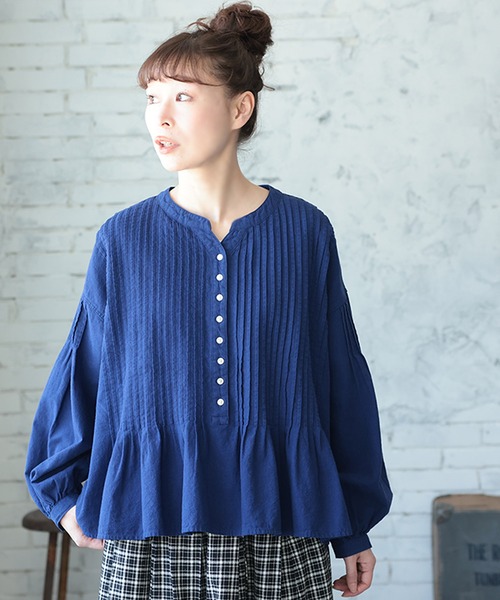 soulberry(ソウルベリー)の「群青色のピンタックブラウス(シャツ/ブラウス・レディース・ネイビー・M/L/LL/3L/4L/5L)」の4枚目の写真