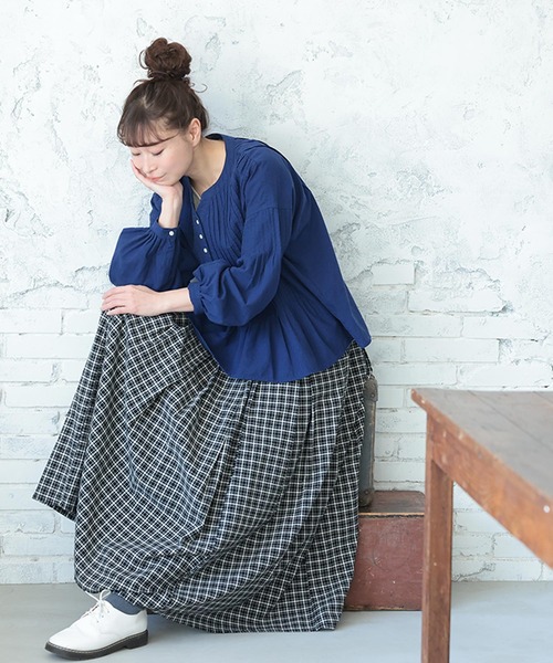 soulberry(ソウルベリー)の「群青色のピンタックブラウス(シャツ/ブラウス・レディース・ネイビー・M/L/LL/3L/4L/5L)」の9枚目の写真