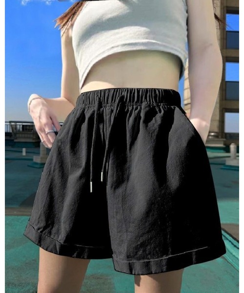 inst.ALL（インストール）の「リラックスカラーショートパンツ（その他パンツ・レディース・ホワイト/ピンク/グリーン/ブラック/イエロー・M）」の3枚目の写真