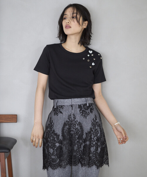 Firsthand(ファーストハンド)の「Firsthand/ファーストハンド メニーボタン コットンモダール 半袖Tシャツ(Tシャツ/カットソー・レディース・オフホワイト/サックスブルー/ブラック・FREE)」の4枚目の写真