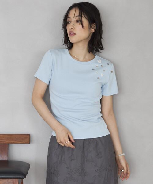 Firsthand(ファーストハンド)の「Firsthand/ファーストハンド メニーボタン コットンモダール 半袖Tシャツ(Tシャツ/カットソー・レディース・オフホワイト/サックスブルー/ブラック・FREE)」の18枚目の写真