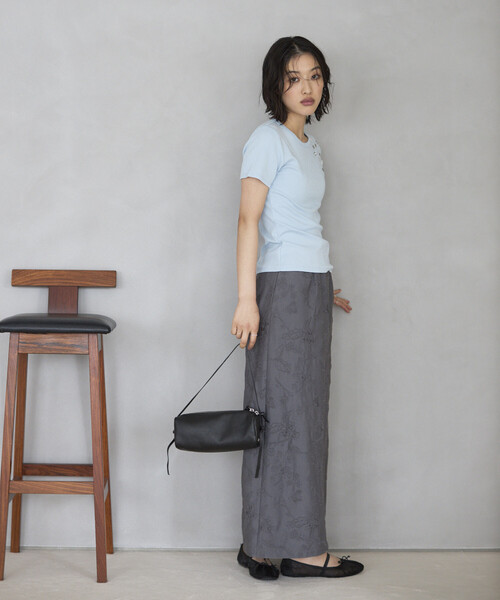 Firsthand(ファーストハンド)の「Firsthand/ファーストハンド メニーボタン コットンモダール 半袖Tシャツ(Tシャツ/カットソー・レディース・オフホワイト/サックスブルー/ブラック・FREE)」の11枚目の写真