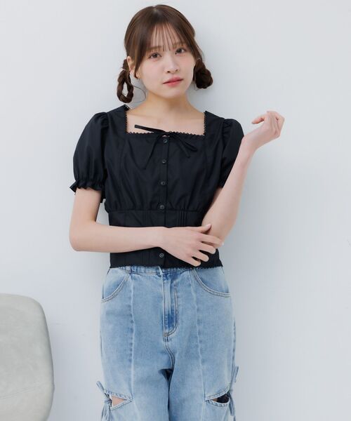 ems excite（エムズエキサイト）の「フロントリボンパフBL（シャツ/ブラウス・レディース・ブルー系その他/ホワイト/ブラック・FREE）」の4枚目の写真