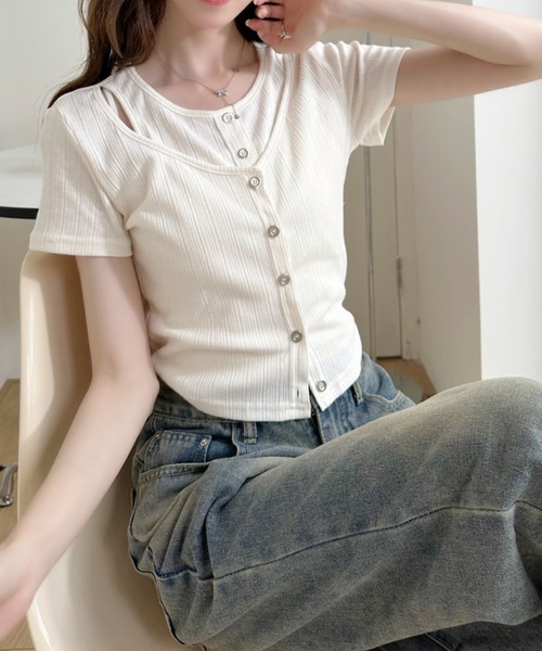 Ada.(エイダ)の「デコルテ スリット レイヤード風 フロントボタン リブ カットソー(Tシャツ/カットソー・レディース・ブルー/アイボリー/ブラック・FREE)」の6枚目の写真