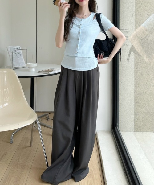 Ada.(エイダ)の「デコルテ スリット レイヤード風 フロントボタン リブ カットソー(Tシャツ/カットソー・レディース・ブルー/アイボリー/ブラック・FREE)」の16枚目の写真