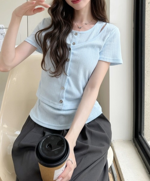 Ada.(エイダ)の「デコルテ スリット レイヤード風 フロントボタン リブ カットソー(Tシャツ/カットソー・レディース・ブルー/アイボリー/ブラック・FREE)」の15枚目の写真