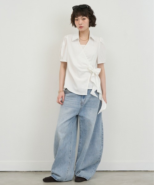 NUJOH(ヌゾ)の「Wrap Ribbon Puff Blouse / ラップリボンパフブラウス(シャツ/ブラウス・レディース・ホワイト/ライトブルー・FREE)」の2枚目の写真