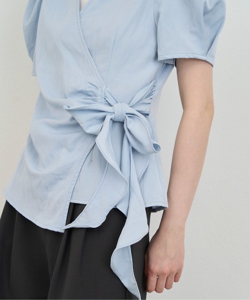 NUJOH(ヌゾ)の「Wrap Ribbon Puff Blouse / ラップリボンパフブラウス(シャツ/ブラウス・レディース・ホワイト/ライトブルー・FREE)」の10枚目の写真