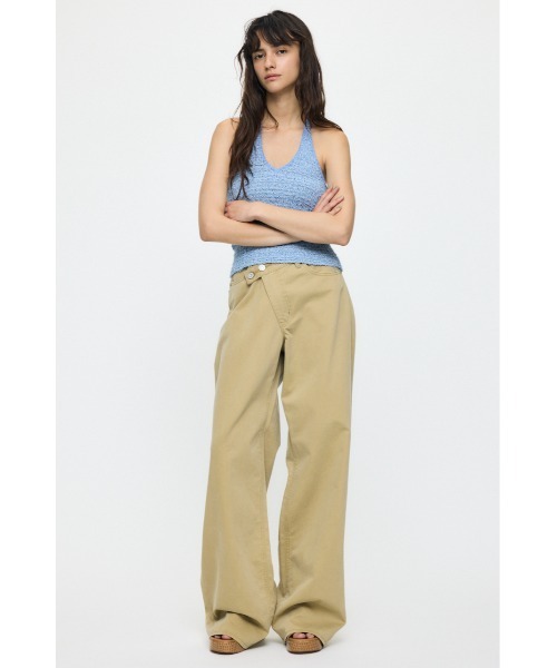 MOUSSY(マウジー)の「HALTER NECK KNIT キャミソール(キャミソール・レディース・ネイビー/ホワイト/ライトブルー・FREE)」の4枚目の写真