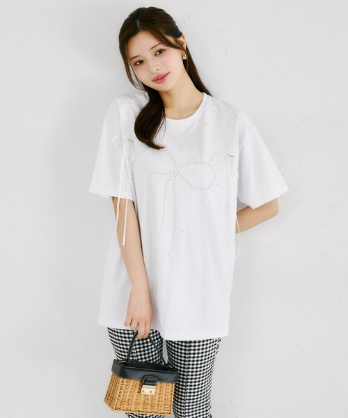tocco closet(トッコ クローゼット)の「【ZOZO限定】リボン×パール装飾オーバーサイズTシャツ(Tシャツ/カットソー・レディース・ブラック/ピンク/ホワイト・M)」の6枚目の写真