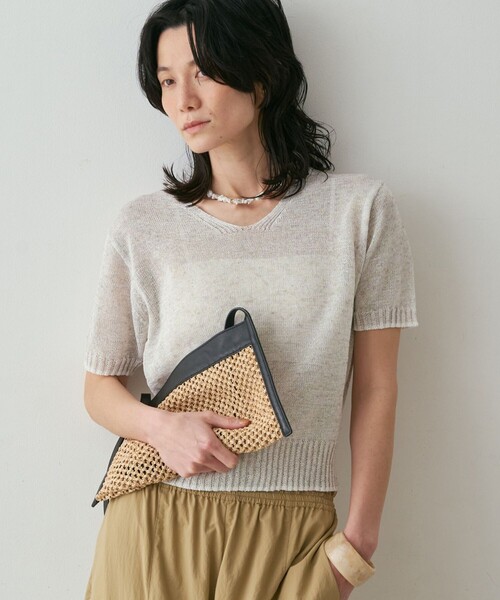 qualite(カリテ)の「カラーポリリネンVネックニット 春服 夏服 オフィスカジュアル(ニット/セーター・レディース・ワイン/チャコールグレー/ブルー/オフホワイト・フリー)」の1枚目の写真