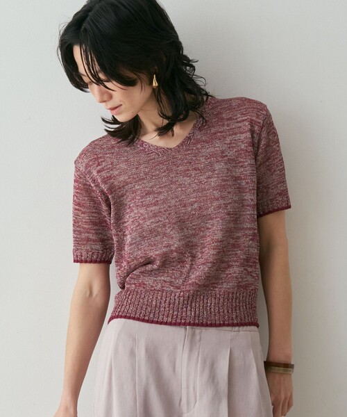 qualite(カリテ)の「カラーポリリネンVネックニット 春服 夏服 オフィスカジュアル(ニット/セーター・レディース・ワイン/チャコールグレー/ブルー/オフホワイト・フリー)」の4枚目の写真