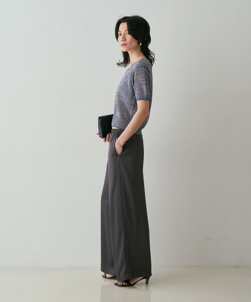 qualite(カリテ)の「カラーポリリネンVネックニット 春服 夏服 オフィスカジュアル(ニット/セーター・レディース・ワイン/チャコールグレー/ブルー/オフホワイト・フリー)」の8枚目の写真