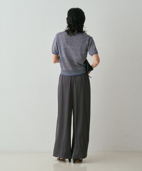 qualite(カリテ)の「カラーポリリネンVネックニット 春服 夏服 オフィスカジュアル(ニット/セーター・レディース・ワイン/チャコールグレー/ブルー/オフホワイト・フリー)」の9枚目の写真