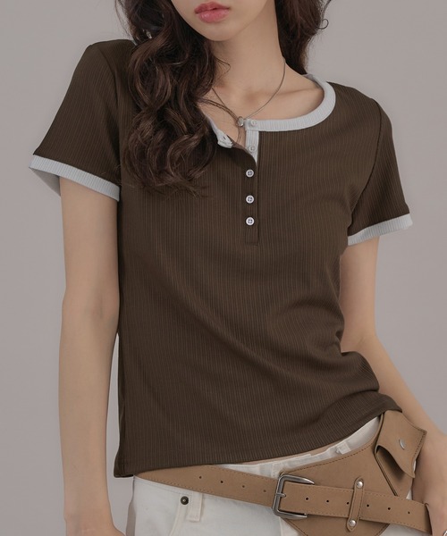 apres jour mignon(アプレジュールミニョン)の「配色ヘンリーリンガーTシャツ(Tシャツ/カットソー・レディース・ピンク/ブルー系その他/ネイビー/ブルー/ブラウン系その他/イエロー・LARGE/フリー)」の2枚目の写真