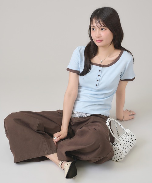 apres jour mignon(アプレジュールミニョン)の「配色ヘンリーリンガーTシャツ(Tシャツ/カットソー・レディース・ピンク/ブルー系その他/ネイビー/ブルー/ブラウン系その他/イエロー・LARGE/フリー)」の8枚目の写真