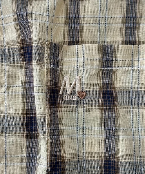 MandO（エムオー）（エムオー）の「ワンポイント刺繍アソートシャツ/ストライプ/チェック/無地（シャツ/ブラウス・メンズ・ホワイト/ベージュ/ブルー・MEDIUM/LARGE）」の2枚目の写真