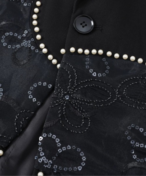 LA POMME petit(ラポミ・プチ)の「Texture Sequin Design Pearl Jacket(テーラードジャケット・レディース・ブラック・X-LARGE/LARGE/MEDIUM)」の3枚目の写真