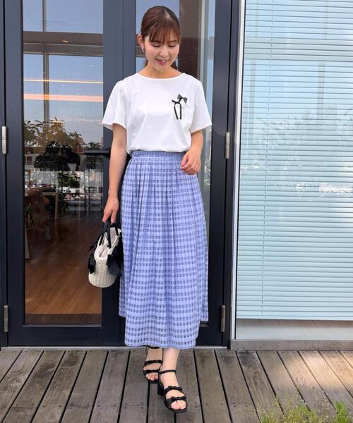 couture brooch(クチュールブローチ)の「【接触冷感・UVカット・洗える】リボンプリントTシャツ(Tシャツ/カットソー・レディース・オフホワイト/ネイビー/ライトグレー・42/40/38/36)」の10枚目の写真