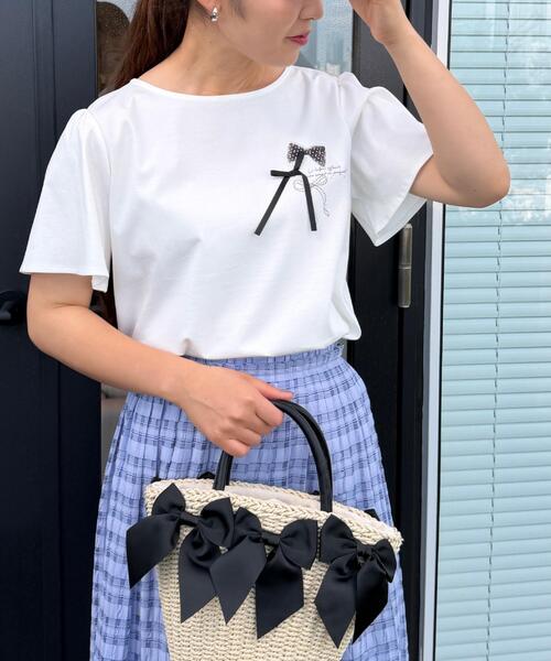 couture brooch(クチュールブローチ)の「【接触冷感・UVカット・洗える】リボンプリントTシャツ(Tシャツ/カットソー・レディース・オフホワイト/ネイビー/ライトグレー・42/40/38/36)」の13枚目の写真