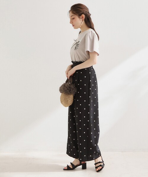 couture brooch(クチュールブローチ)の「【接触冷感・UVカット・洗える】リボンプリントTシャツ(Tシャツ/カットソー・レディース・オフホワイト/ネイビー/ライトグレー・42/40/38/36)」の15枚目の写真