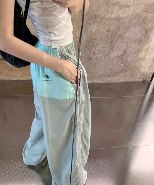 Ritzy（リッツィー）の「サイドライン  配色  パンツ（その他パンツ・レディース・グレー/ネイビー/グリーン・M）」の10枚目の写真