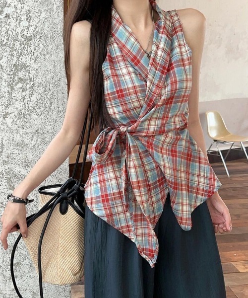 deux amour(ドゥーザムール)の「チェック柄カシュクールノースリウエストリボントップス(その他トップス・レディース・レッド・FREE)」の4枚目の写真