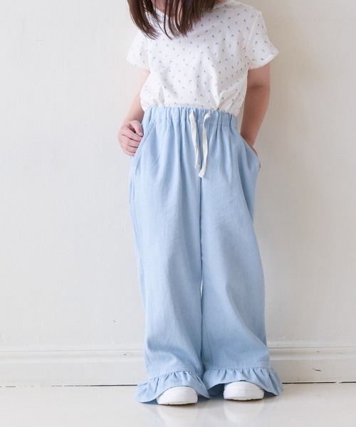 LOWRYS FARM(ローリーズファーム)の「デニムスソフリルパンツ 683667(デニムパンツ・キッズ・ブルー/ライトブルー/ワンウォッシュ・140cm/150cm/130cm/120cm/110cm)」の1枚目の写真