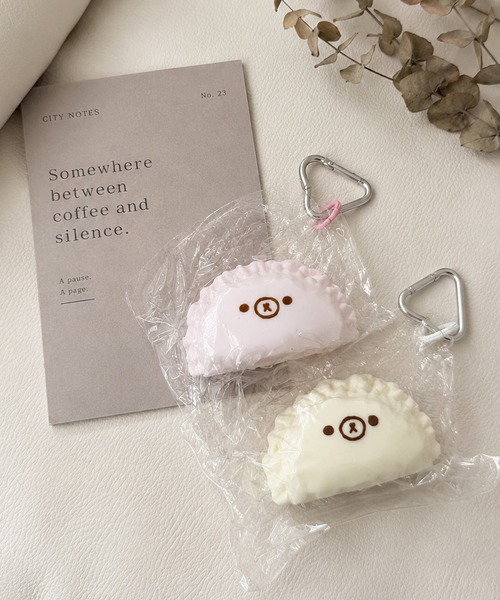 NOLITA LABORATORY(ノリータラボラトリー)の「【 NOLITA / ノリータ 】餃子モチーフ スクイーズ バッグチャーム / キーホルダー / おもしろ雑貨 / チャーム(チャーム・レディース・ピンク/アイボリー・FREE)」の3枚目の写真