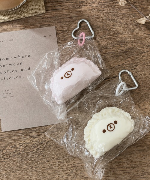 NOLITA LABORATORY(ノリータラボラトリー)の「【 NOLITA / ノリータ 】餃子モチーフ スクイーズ バッグチャーム / キーホルダー / おもしろ雑貨 / チャーム(チャーム・レディース・ピンク/アイボリー・FREE)」の5枚目の写真