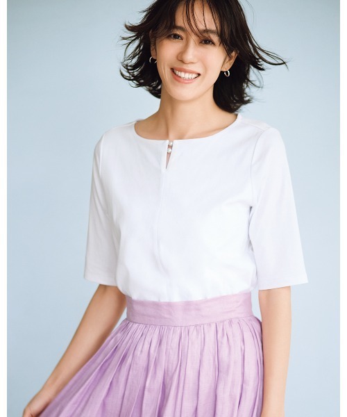 DoCLASSE( ドゥクラッセ)の「パールキーネック・5分袖/スーピマ・DoT(Tシャツ/カットソー・レディース・ダークネイビー/ホワイト/ブラック・M/L/S/LL/3L)」の1枚目の写真