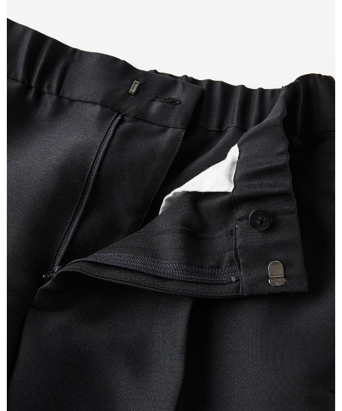 DoCLASSE( ドゥクラッセ)の「シルキーダブルクロス・テーパードパンツ(その他パンツ・レディース・ブラック/サンドベージュ/ネイビー・11/7/9/13)」の4枚目の写真