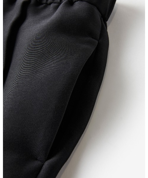 DoCLASSE( ドゥクラッセ)の「シルキーダブルクロス・テーパードパンツ(その他パンツ・レディース・ブラック/サンドベージュ/ネイビー・11/7/9/13)」の5枚目の写真