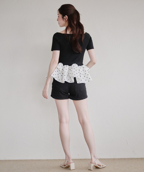 fupel(フぺル)の「multiway ribbon frill peplum off-shoulder short sleeve knit / マルチウェイリボンフリルペプラムオフショルダー半袖ニット(ニット/セーター・レディース・グレー/ブラック・FREE)」の11枚目の写真