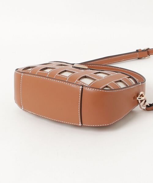 Guess(ゲス)の「FRANKIE Mini Hobo Bag ショルダーバッグ(ハンドバッグ・レディース・キャメル/ブラック・ONE SIZE)」の14枚目の写真
