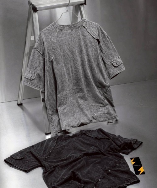 KAMINARI_TOKIO（カミナリトキオ）の「ヴィンテージライクミリタリーTシャツ（Tシャツ/カットソー・レディース・ブラック/グレー・FREE）」の3枚目の写真