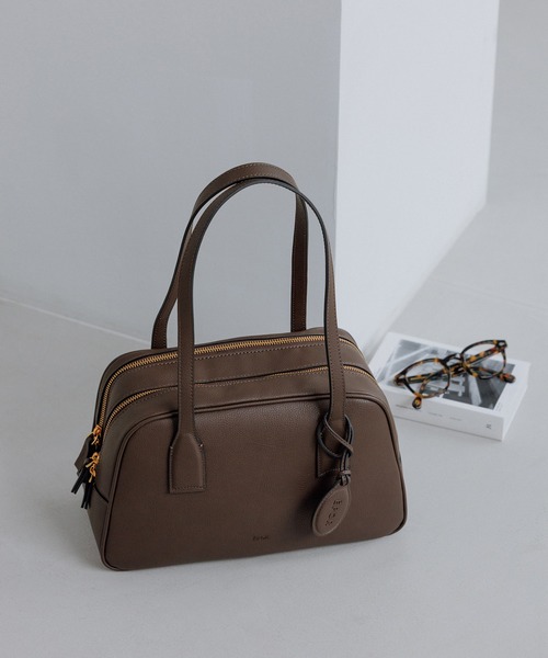 E'POR(エポール)の「【E'POR】TWO BOSTON BAG Medium/撥水・26AW新型(ハンドバッグ・レディース・ブラック/ダークブラウン・FREE)」の2枚目の写真