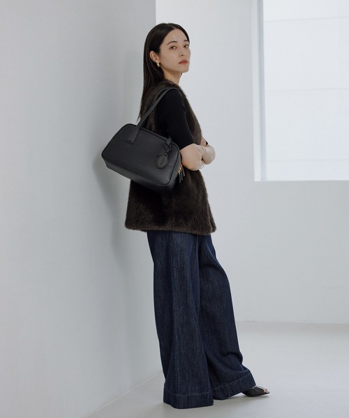 E'POR(エポール)の「【E'POR】TWO BOSTON BAG Medium/撥水・26AW新型(ハンドバッグ・レディース・ブラック/ダークブラウン・FREE)」の3枚目の写真