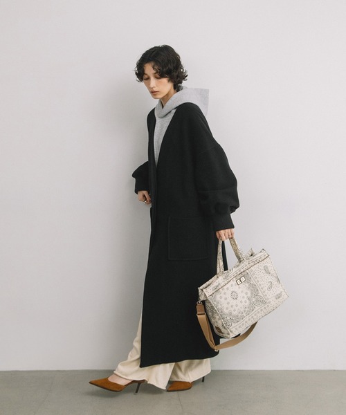 Beau're(ヴュレ)の「BEAURE ペイズリー柄A4サイズ 2WAYトート&ショルダーバッグ(ショルダーバッグ・レディース・ベージュ/ブラウン・FREE)」の4枚目の写真