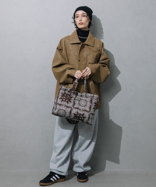 Beau're(ヴュレ)の「BEAURE ペイズリー柄A4サイズ 2WAYトート&ショルダーバッグ(ショルダーバッグ・レディース・ベージュ/ブラウン・FREE)」の15枚目の写真