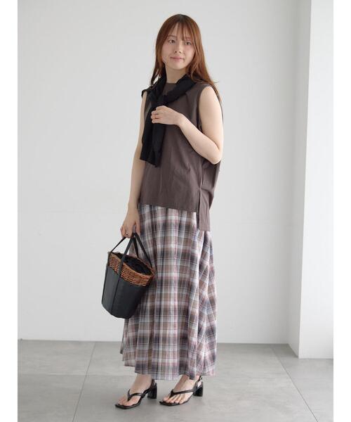 Te chichi(テチチ)の「【接触冷感/UVカット】ノースリチュニック(Tシャツ/カットソー・レディース・チャコールグレー/レッド/オフホワイト/カーキ・F)」の10枚目の写真