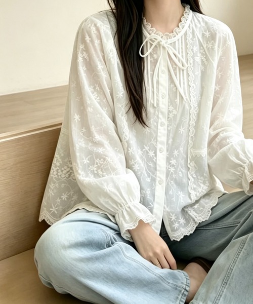 LUCPY(ラクピー)の「フラワー刺繍リボンレースシアーブラウス(シャツ/ブラウス・レディース・ホワイト/アイボリー・FREE)」の3枚目の写真