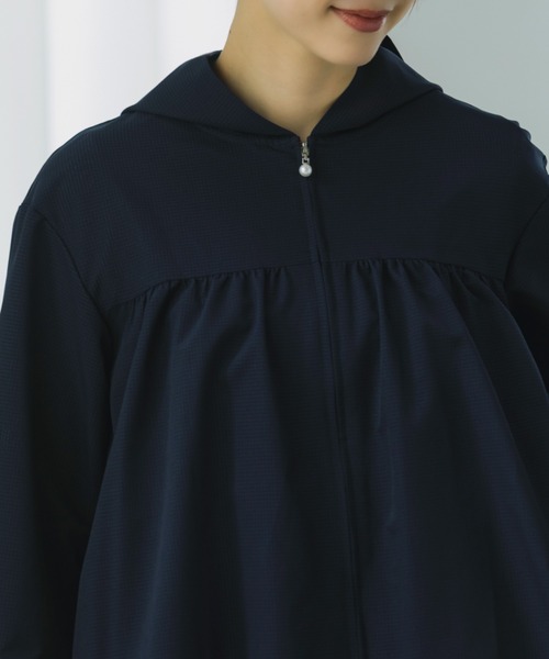 Sono(ソーノ)の「SONO/ソーノ UVカットティアードフーディ(その他アウター・レディース・ブラック/ネイビー・F)」の15枚目の写真